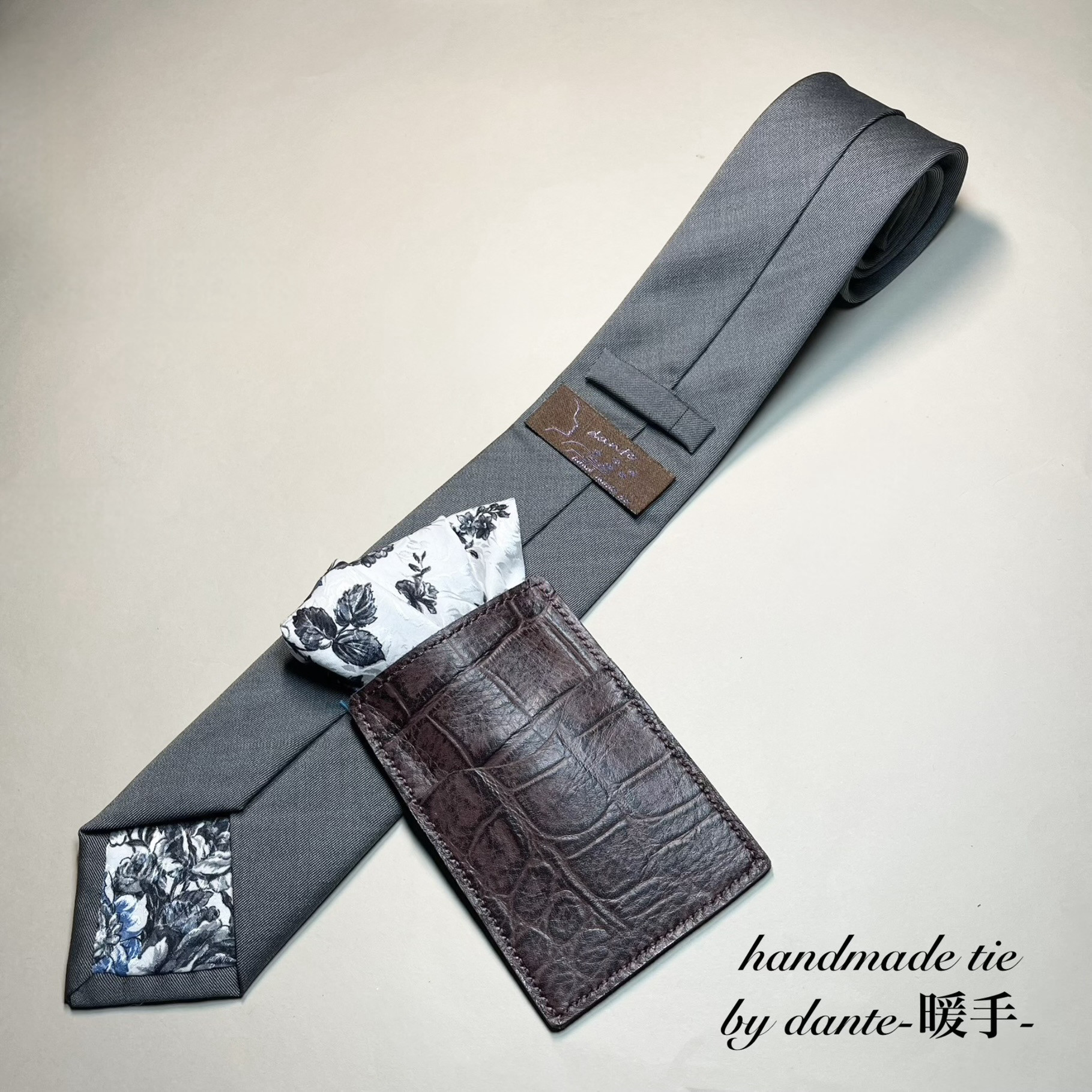 【限定】1点物　グレー　シルバー　無地　チーフ　共布　ネクタイ　プレゼント　ギフト　レザー　牛革