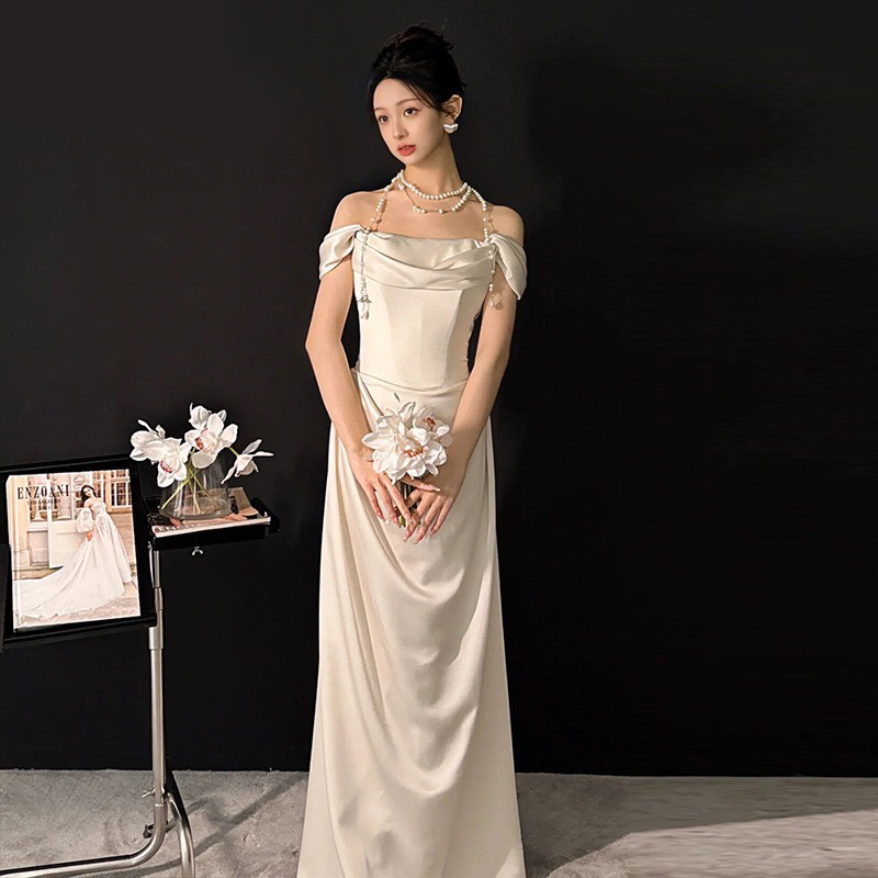 高級感 白 黒 サテン オフショルダー ウェディングドレス シンプル 韓国風 花嫁 誕生日 成人式 前撮り HL760