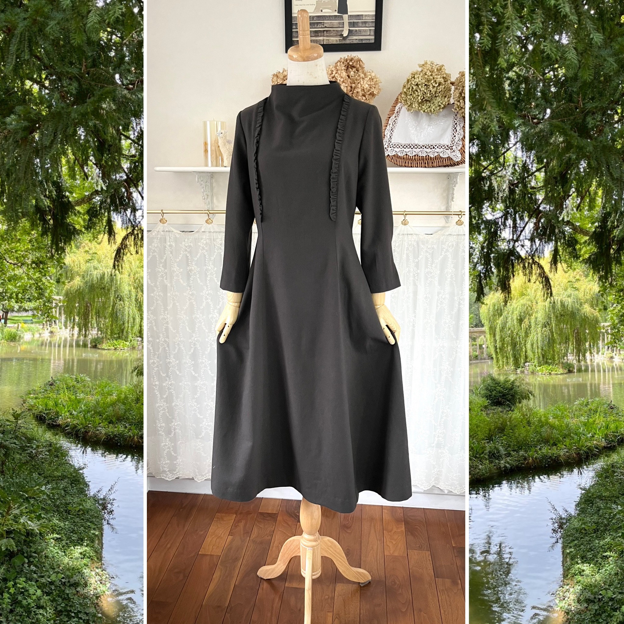 焦茶・ウール混のフレアワンピース『ボトルネック・Aライン・フリル・ダークブラウン・七分袖・ロング丈・秋冬の温かワンピース