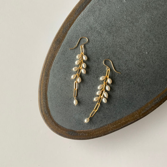 snow laden twig✴︎淡水パールAll14kgfピアス 6枚目の画像