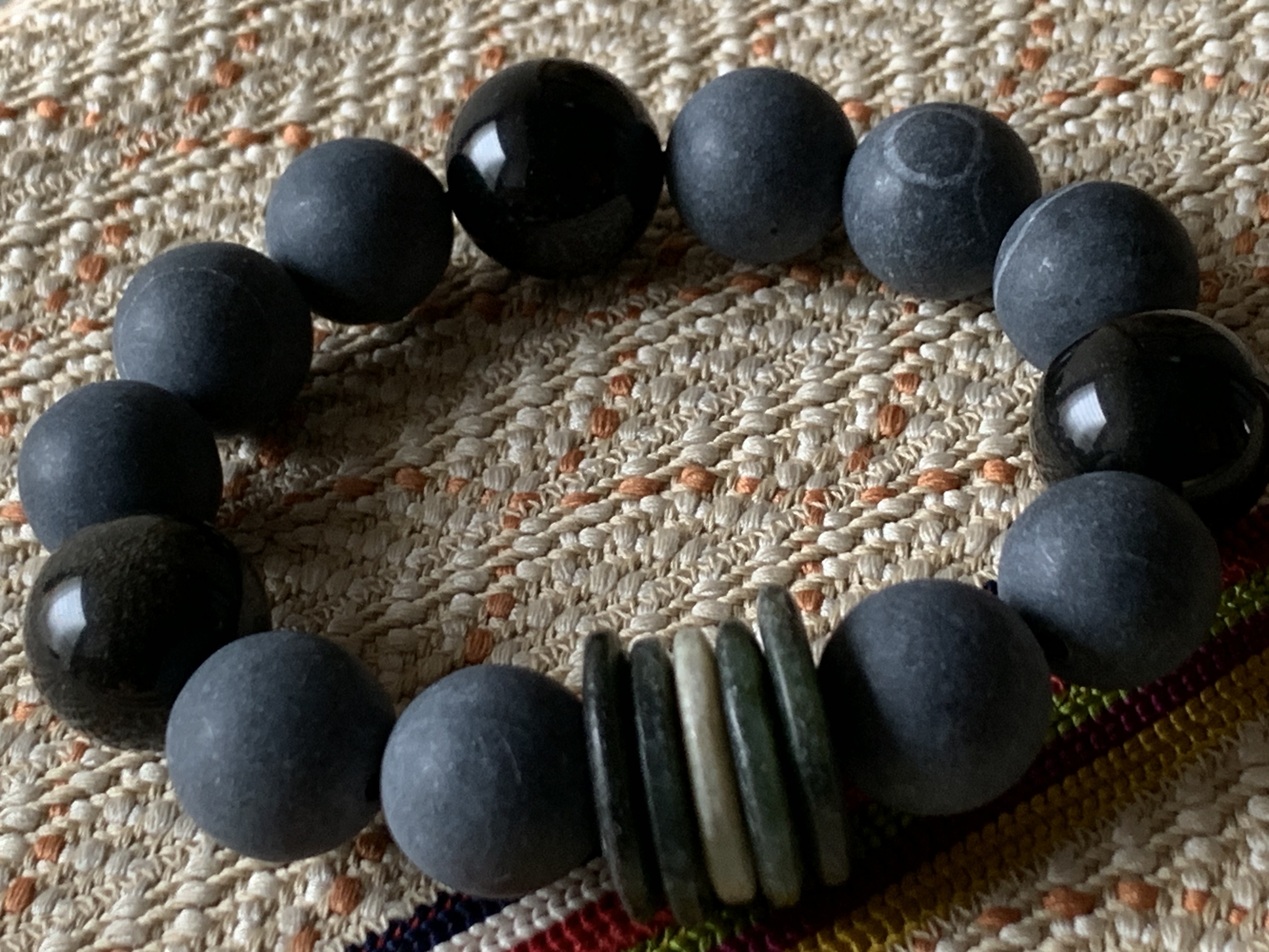 ゴールドキャッツアイオブシディアンとミャンマー平安翡翠、血液循環と新陳代謝のベン石「泗浜浮石」のブレスレット