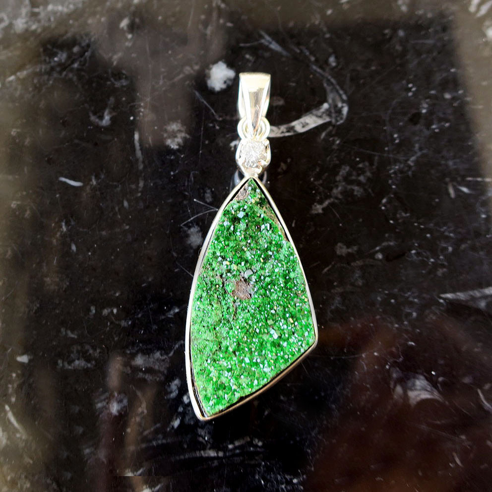 ダイヤモンド ウバロバイト（グリーンガーネット）原石 ペンダント 一点もの 天然石ジュエリー 春の誕生石2026