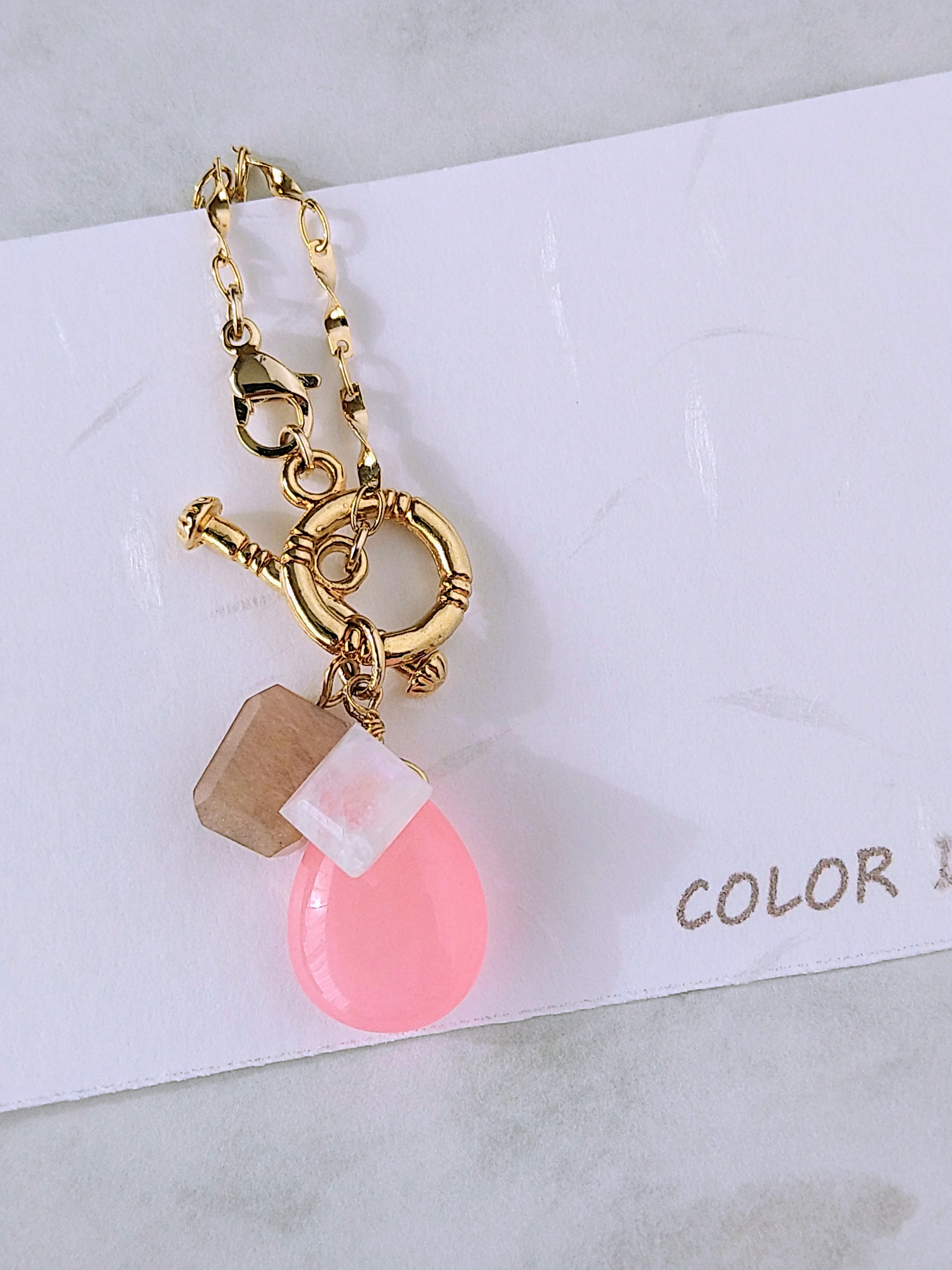 【送料無料】♦︎華やかさワンランクアップ♦︎天然石チャームネックレス【ピンクアゲート・ムーンストーン・オパール】