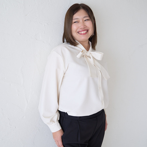 大きいサイズ とろみ素材ボウタイ長袖ブラウス（ホワイト）入学式卒業