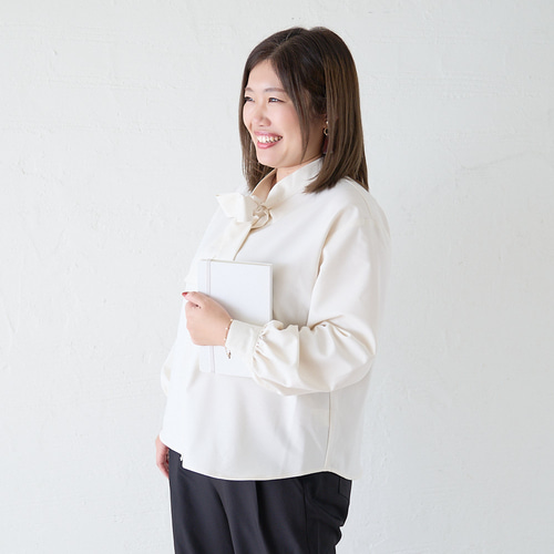 大きいサイズ とろみ素材ボウタイ長袖ブラウス（ホワイト）入学式卒業