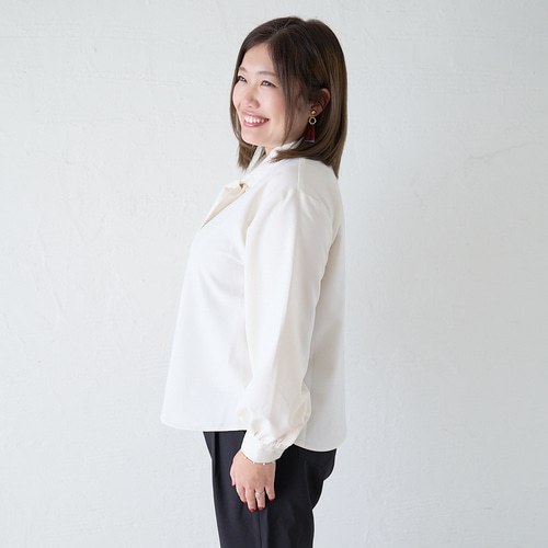 大きいサイズ とろみ素材ボウタイ長袖ブラウス（ホワイト）入学式卒業