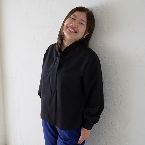 大きいサイズ とろみ素材ボウタイ長袖ブラウス（ブラック）入学式卒業