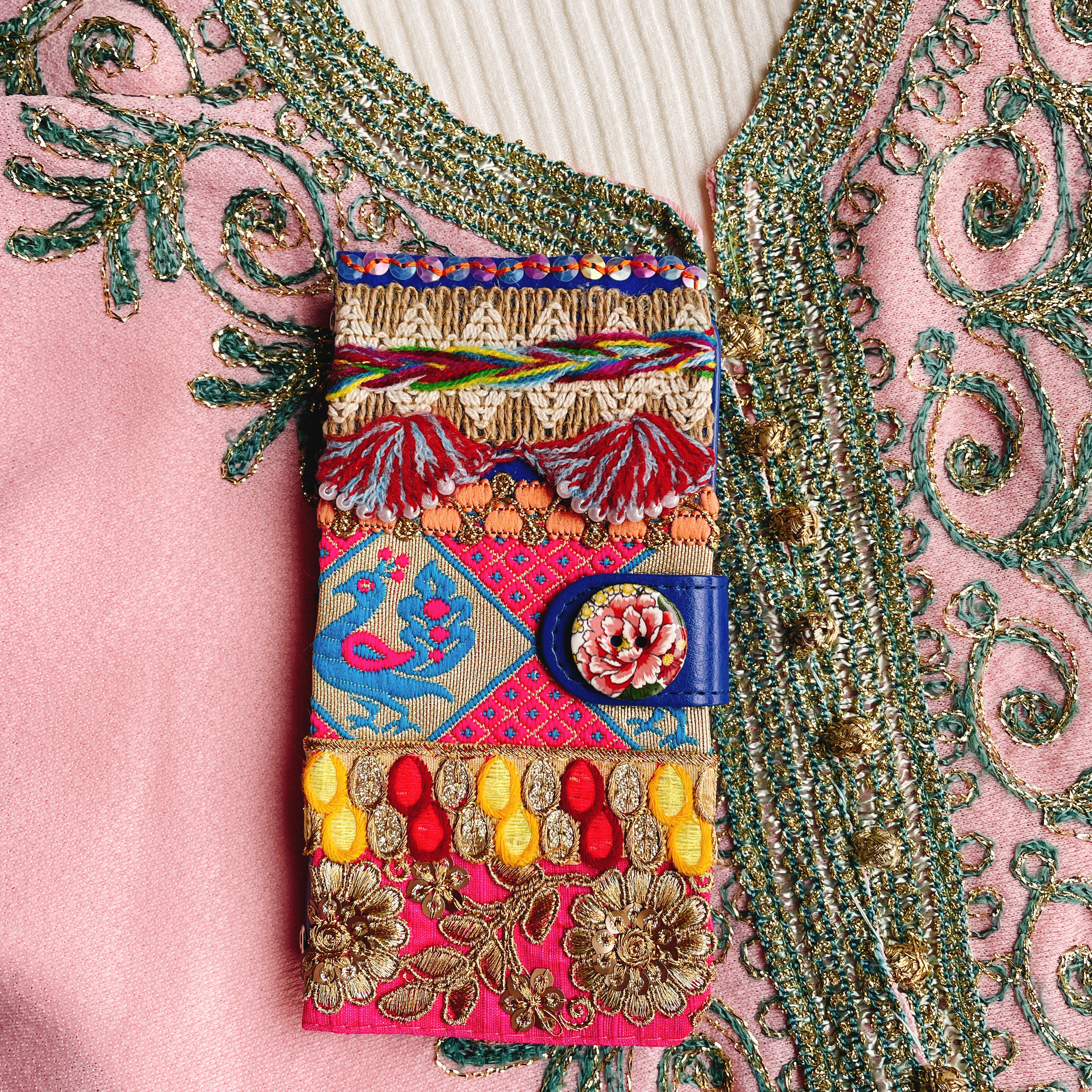 【ほぼ全機種対応】エスニック手帳型iPhoneケース  手帳型スマホケース 青い孔雀 iPhone17