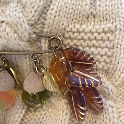 ストールピン ブローチピンどんぐりチャーム　かぶとピン 7枚目の画像