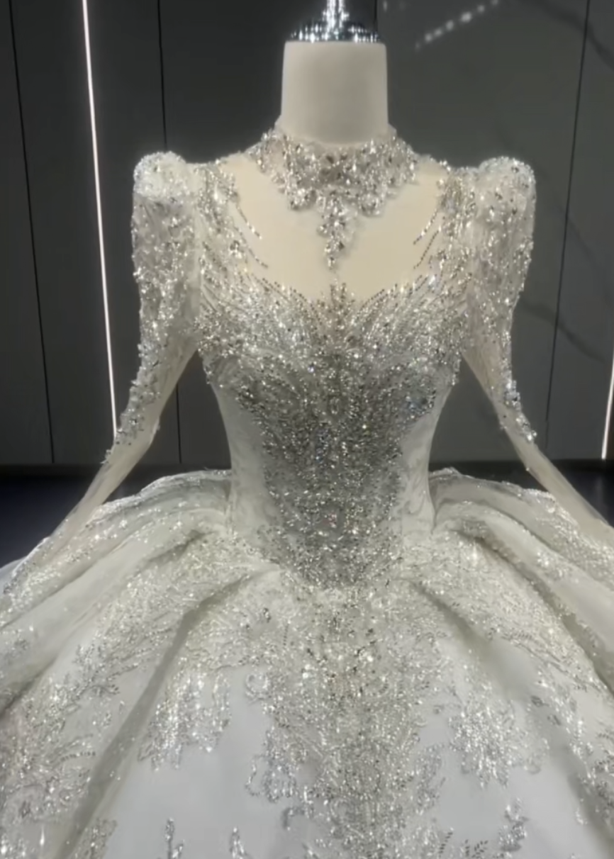 豪華　キラキラスカート　秋婚冬婚2026春婚　長袖　ロングトレーン　シルバー　大人気上昇中　ウェディングドレス　前撮り