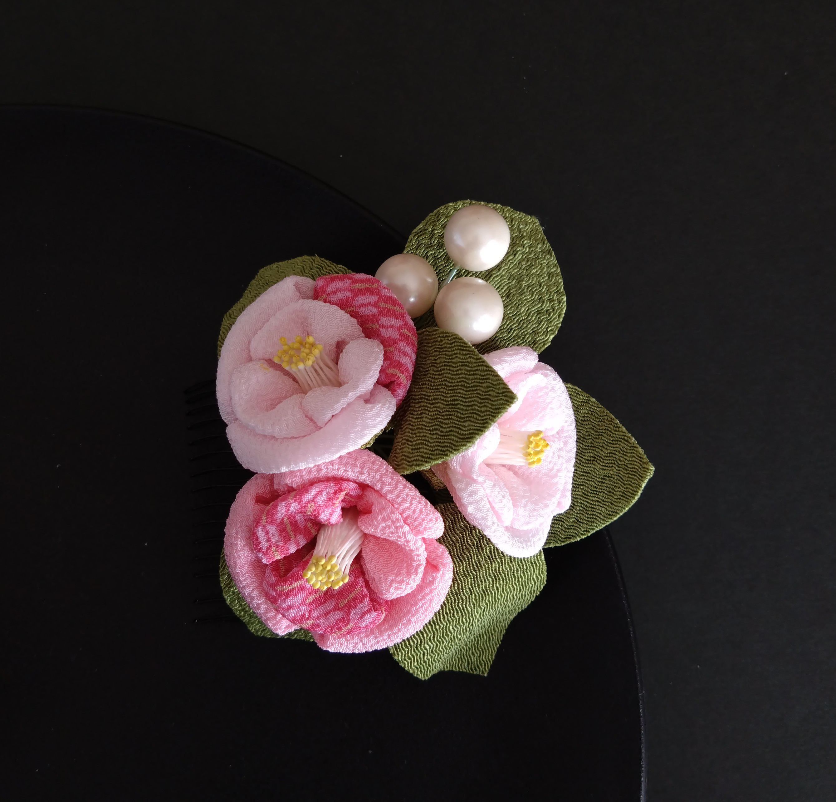 椿の髪飾り　ピンクの椿　椿のコーム　成人式髪飾り　卒業式髪飾り　和装髪飾り