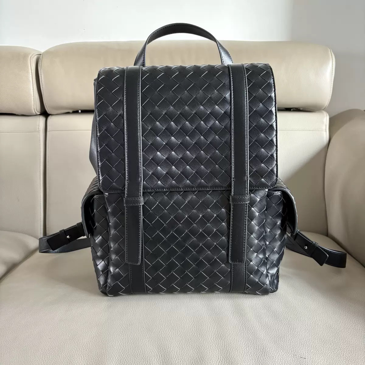 2025年冬 新作 本革編み込み 男女兼用 大容量多機能リュック 防水帆布裏地 通勤・出張・旅行用ブラック