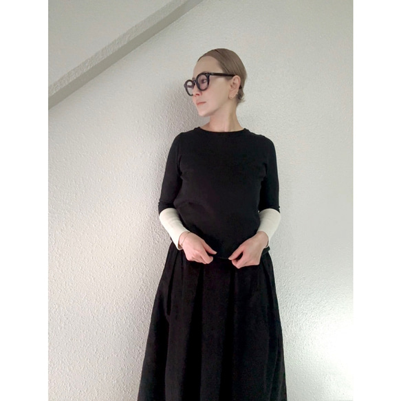 RATA❤️兩種顏色可選❤️選擇您的長度❤️柔軟燈芯絨❤️修身長裙❤️黑白 第6張的照片