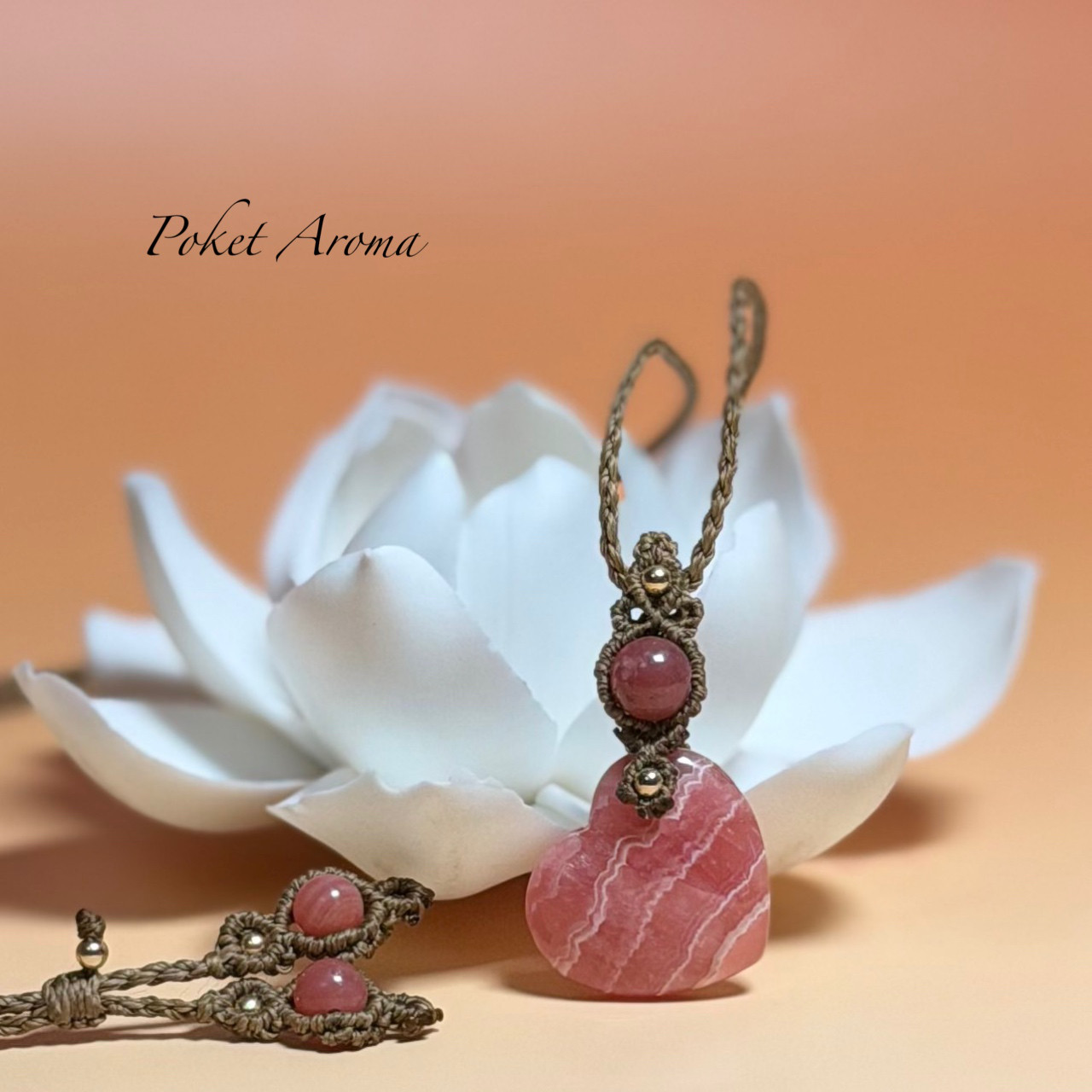 『愛』インカローズのマクラメペンダントネックレス