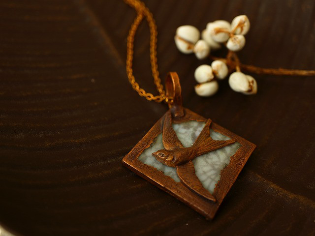 ツバメ＊ヴィンテージスタイル＊エレクトロフォーミング＊真鍮ネックレス＊E-5