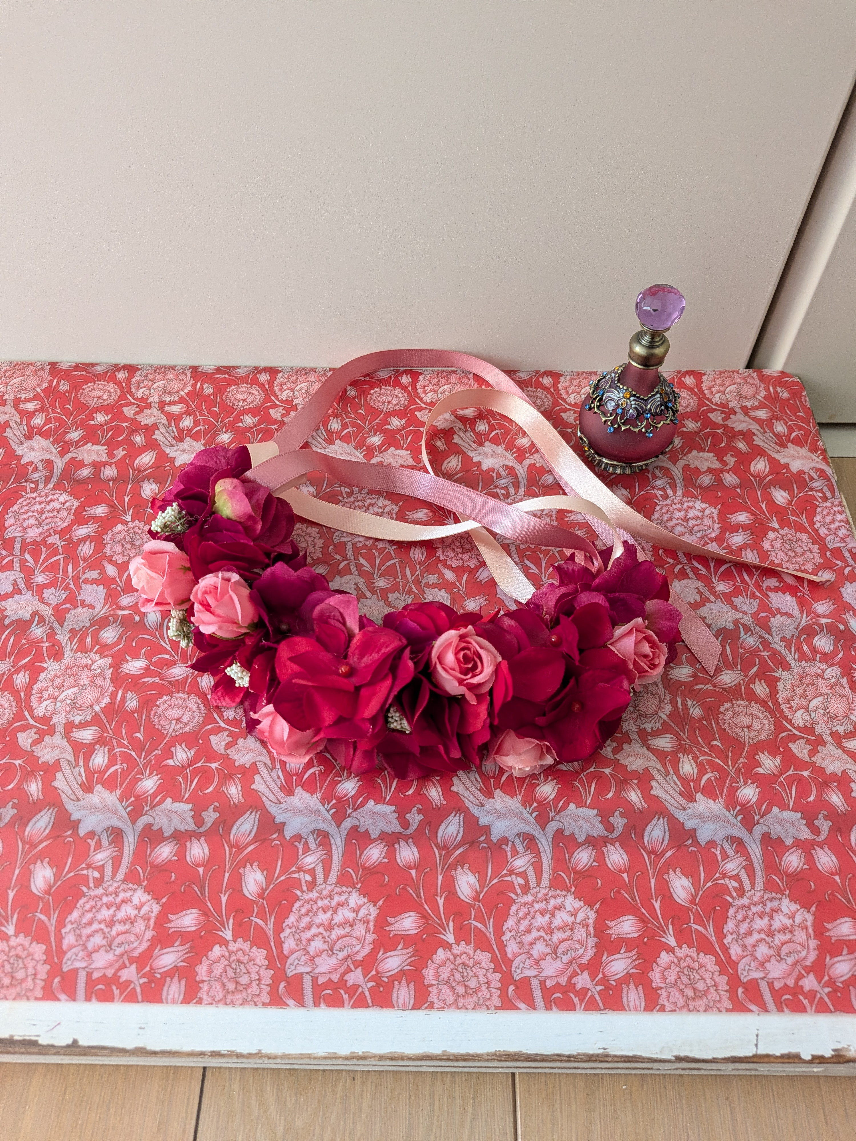 幸せバラのやわらか花かんむり（小さいわんちゃん30センチ）