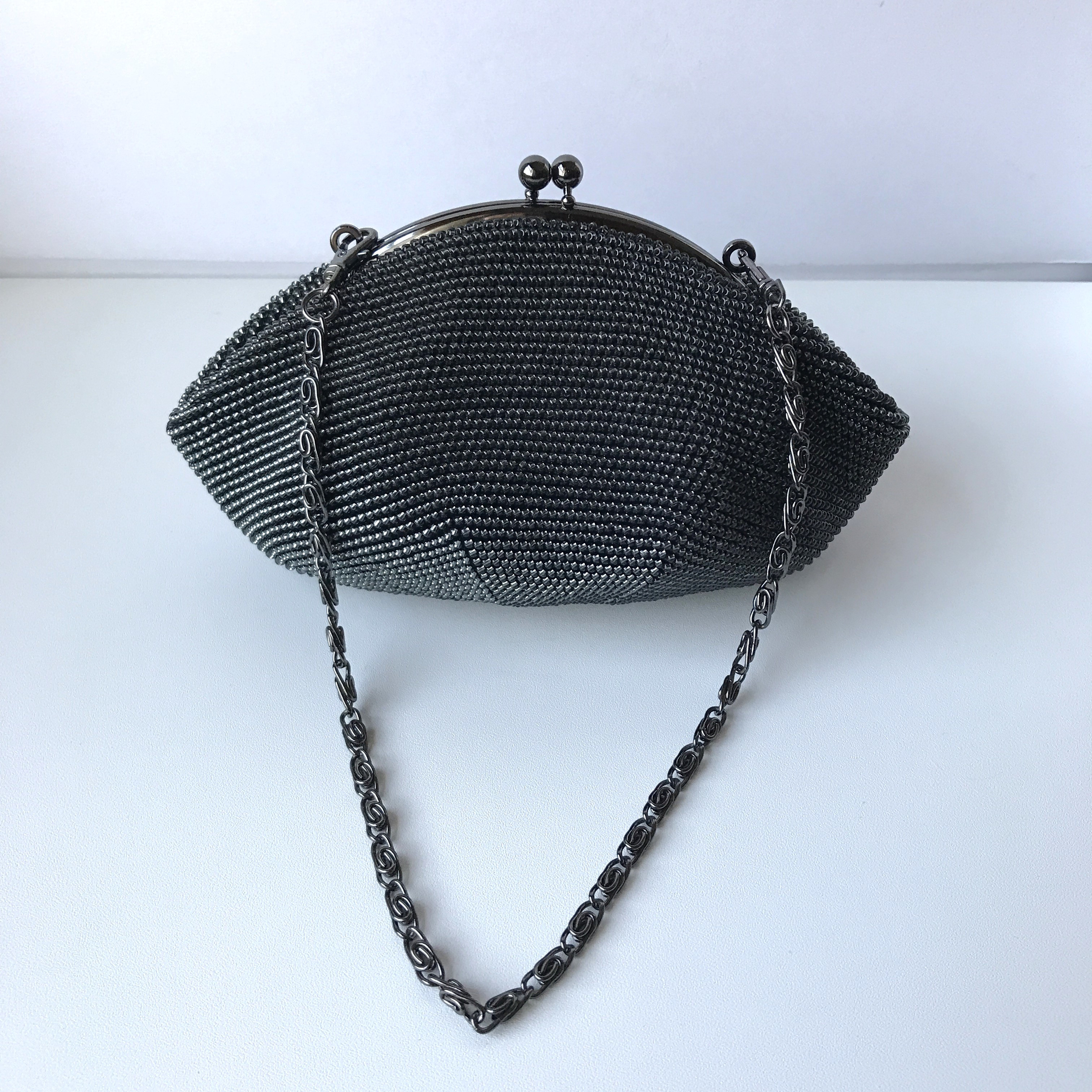 Beaded Pouch --Shiny Black-- (XL) w/Chain