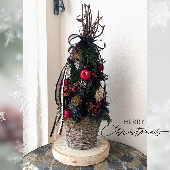 置くだけで可愛い！ ドライフラワーがナチュラルな森のクリスマス