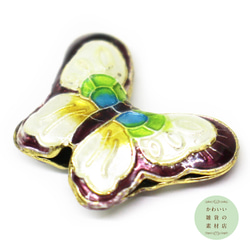 ボルドーの縁どりにホワイト・グリーン・ブルーが美しい蝶の大きめエナメルビーズ（ゴールド／チャーム）#BE-0025 2枚目の画像