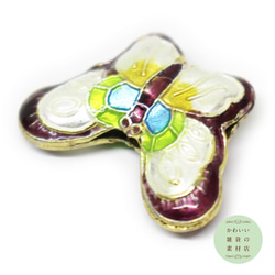 ボルドーの縁どりにホワイト・グリーン・ブルーが美しい蝶の大きめエナメルビーズ（ゴールド／チャーム）#BE-0025 3枚目の画像