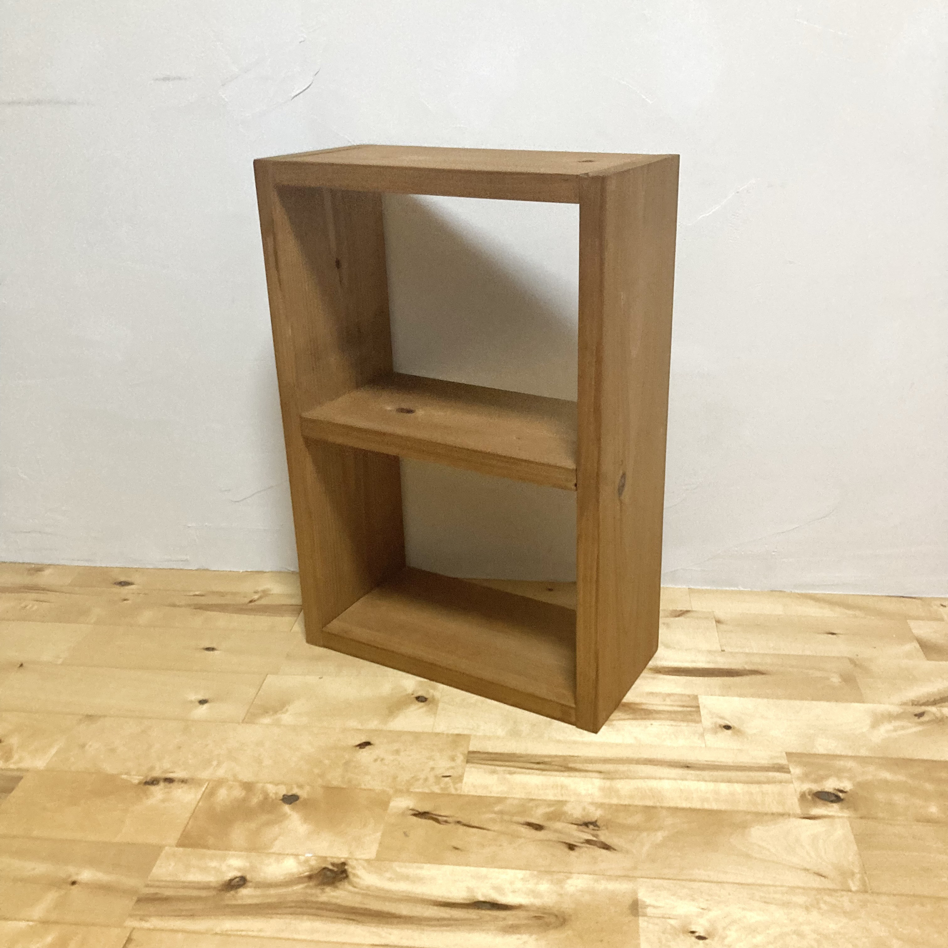 天然木の収納シェルフ