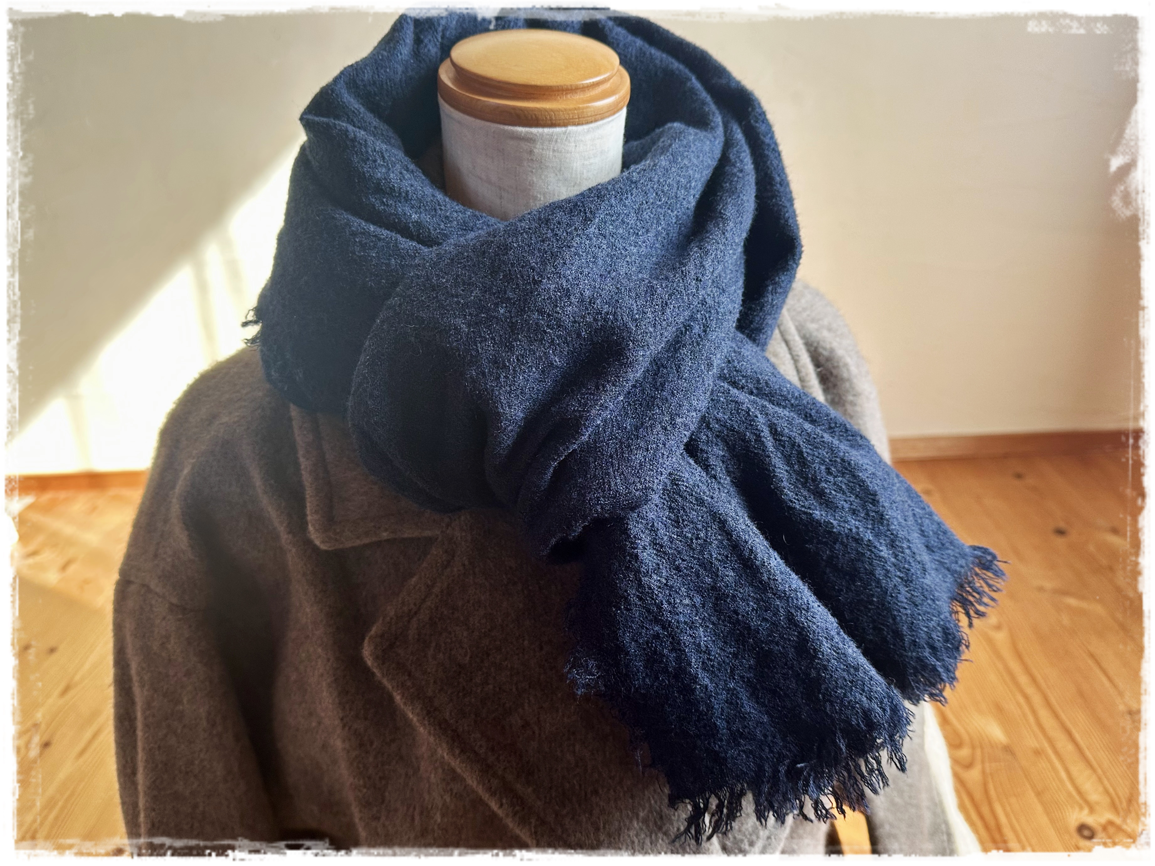 ＊　ウールガーゼ　大判ストールマフラー（濃紺）　＊