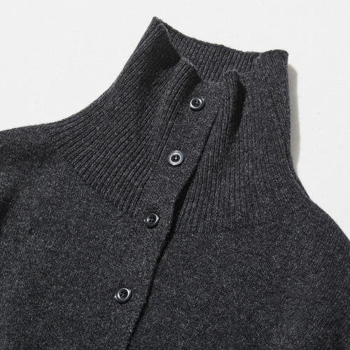 ボタンで変わる2つの顔。着こなし自由なウールカーディガン ウール100