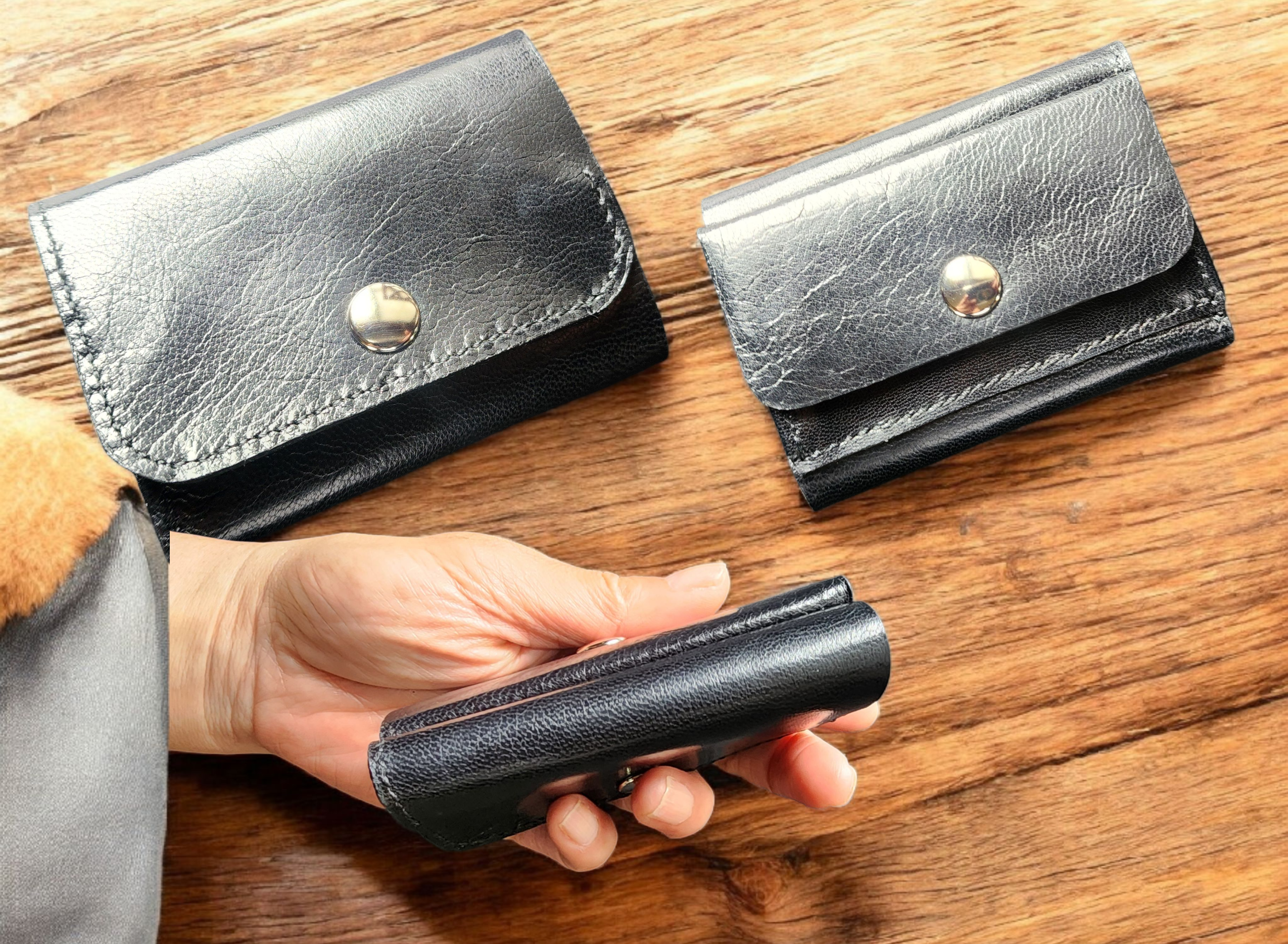 ゴート革(山羊)コンパクトで薄い　軽い　財布！