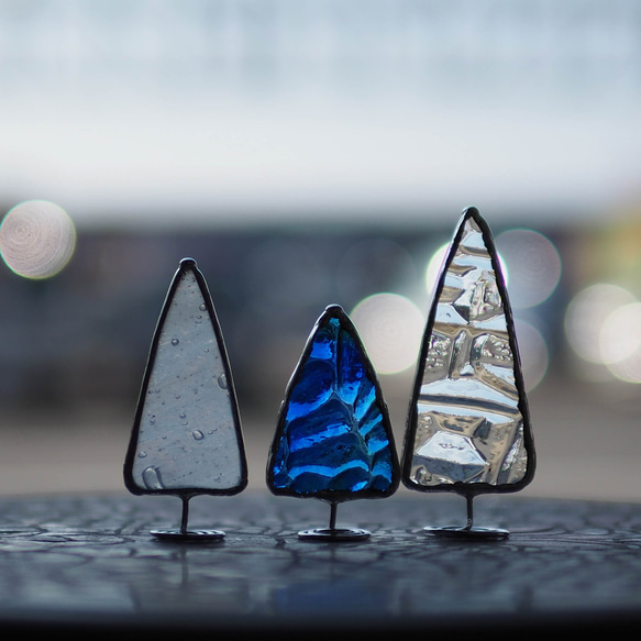 ホワイトクリスマス　クリスマスツリー　ステンドグラス 3枚目の画像