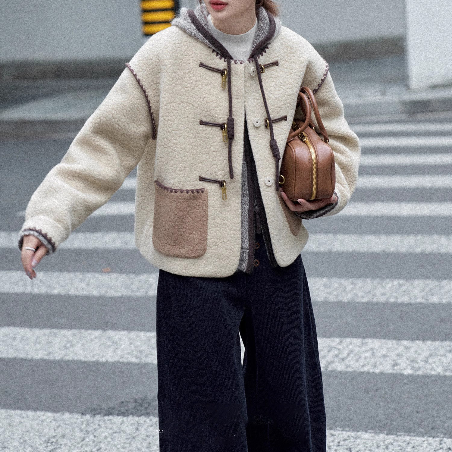 レディース フード付き ベージュジャケット