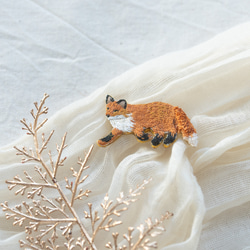 ハンドメイド 刺繍ブローチ ブローチ KAZU 通販 18705745｜Creema