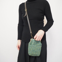 深みグリーンのがまぐちおさんぽポーチ｜スマホポシェット｜斜め掛け｜外ポケット付き｜ミニマルサイズ 11枚目の画像