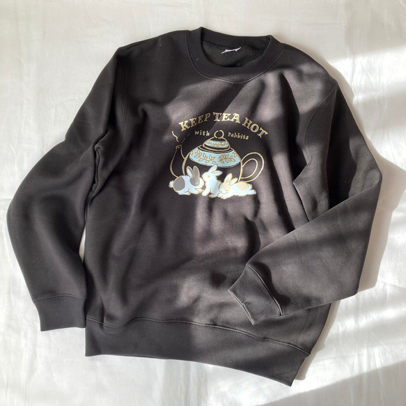 【預計12月下旬出貨】兔子茶壺圖案抓絨衛衣（煙黑色）| 長袖 第4張的照片