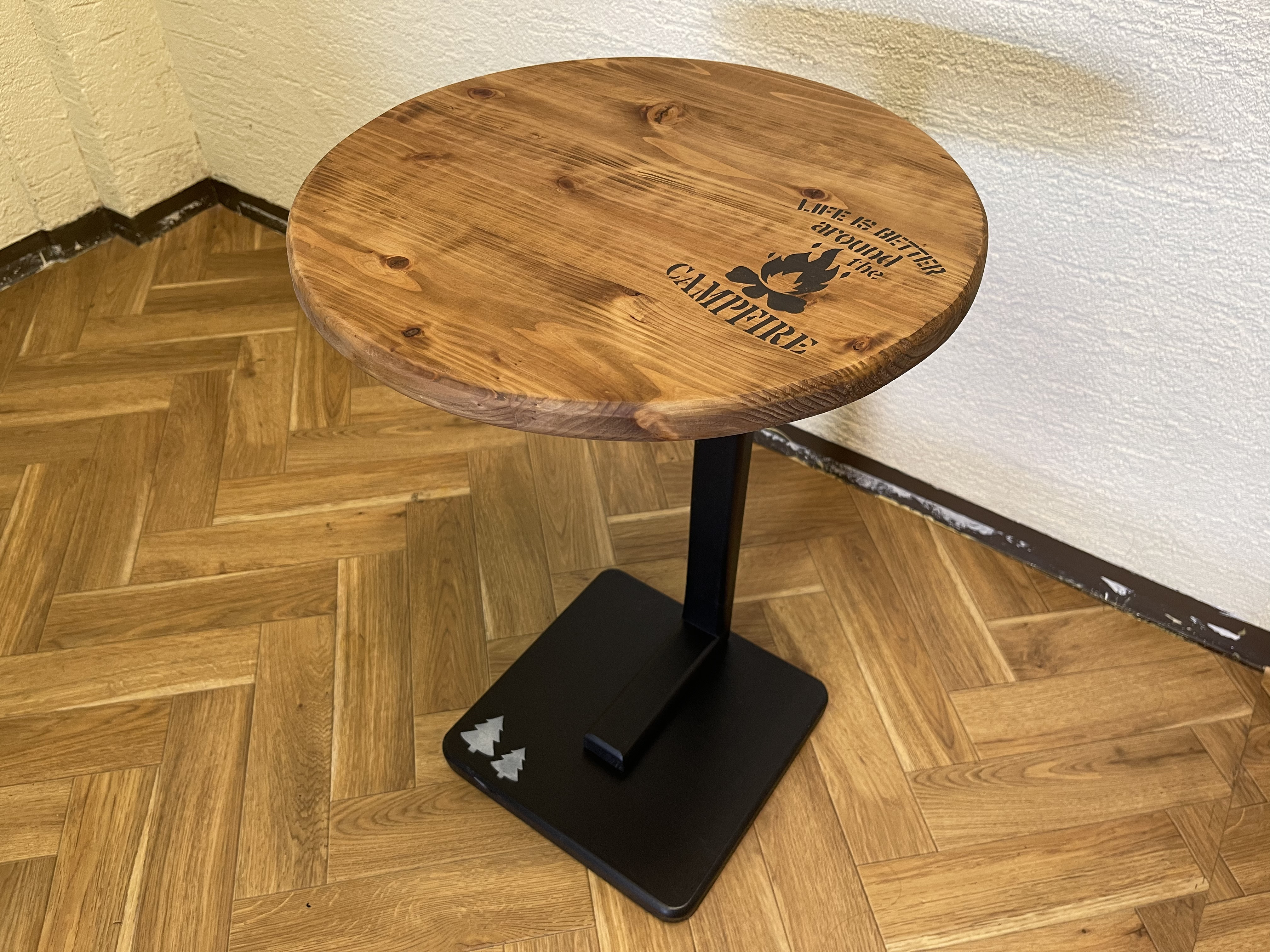 hotaru 在庫あり　即納　サイドテーブル　机　ソファーテーブル　丸テーブル　杉材　ダーク　ブラック　ステンシル