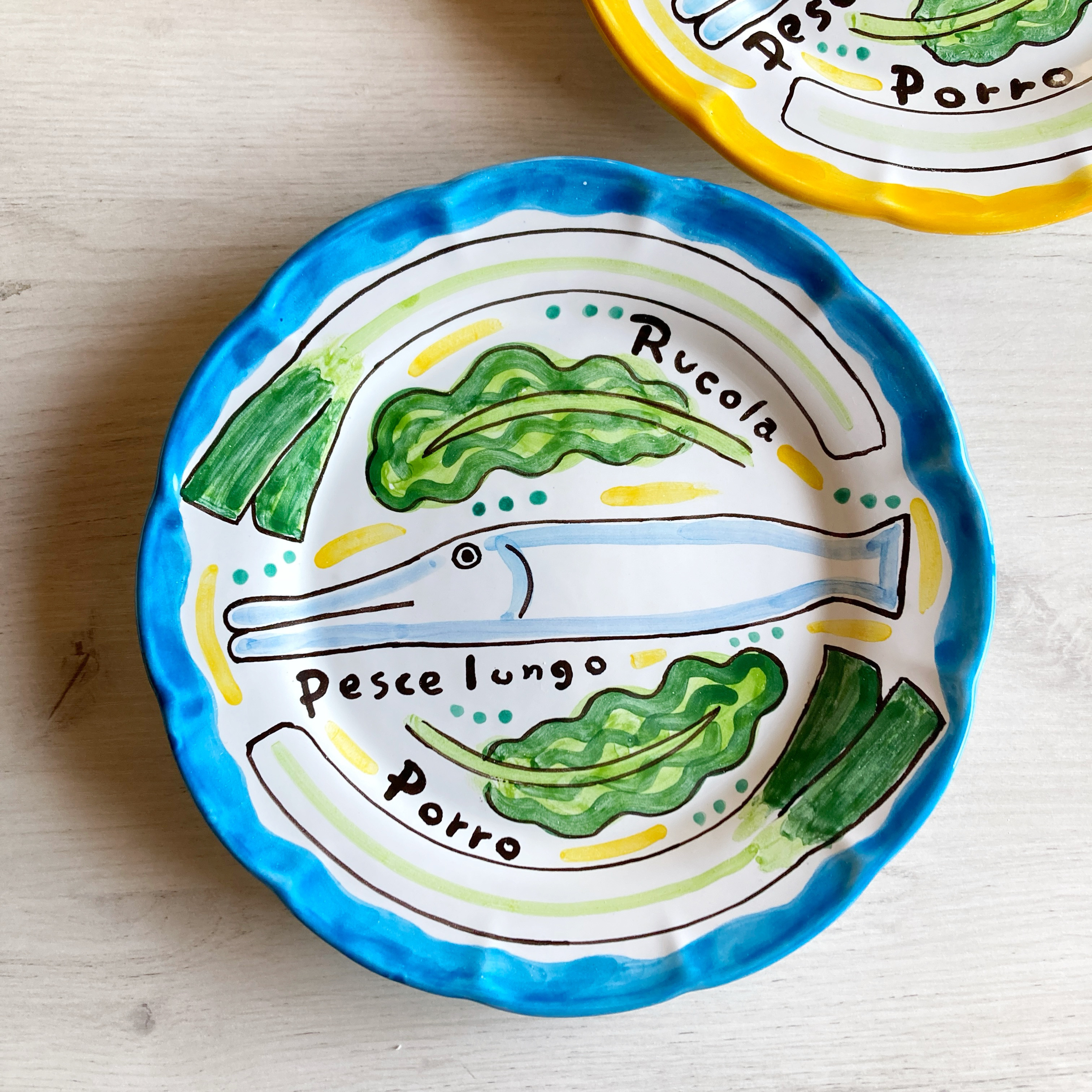 ディナー皿 26cm  マヨリカ焼き イタリア陶器 長い魚 GEO077