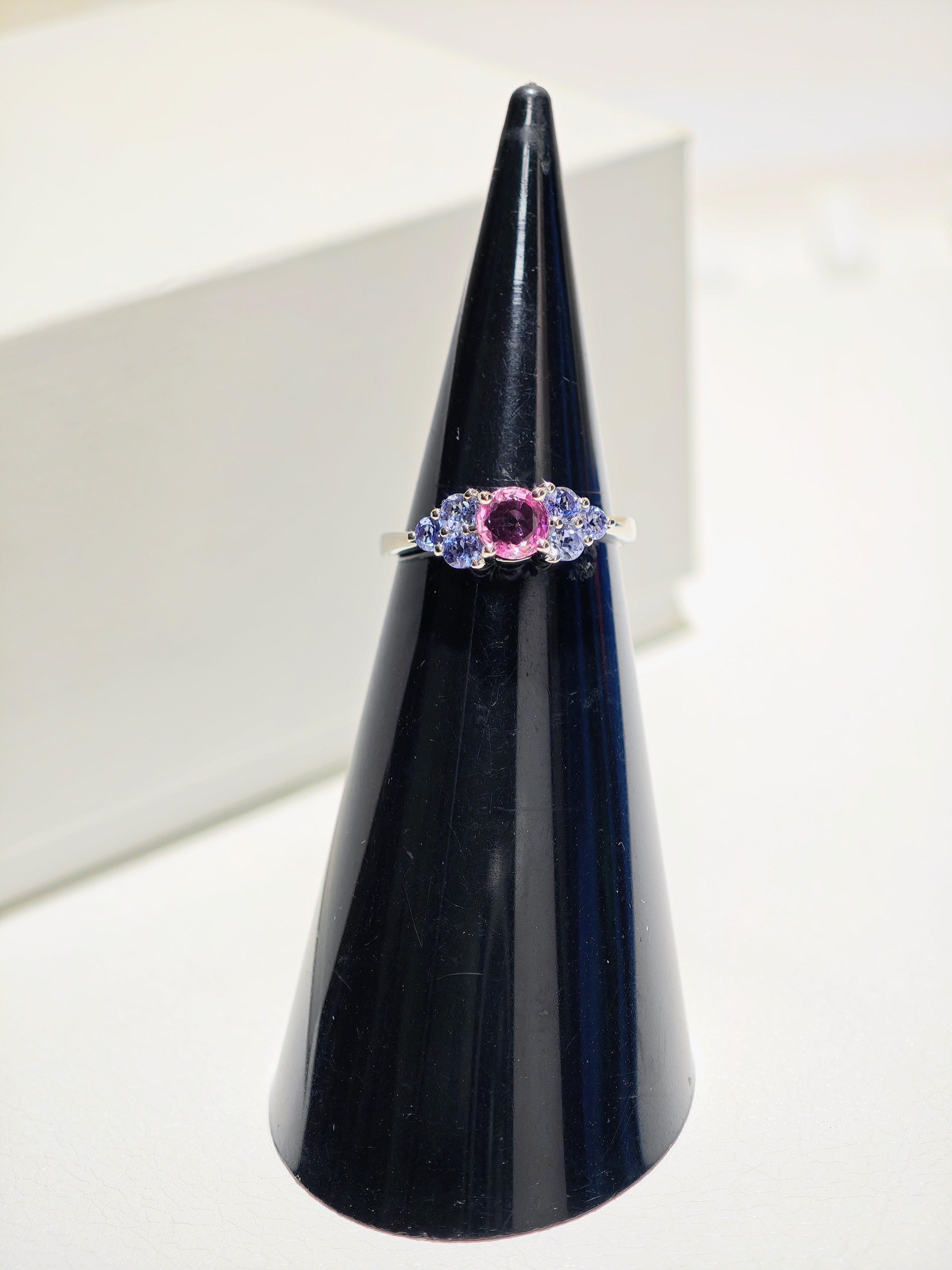 天然ピンクサファイア 天然タンザナイト　プラチナ　リング