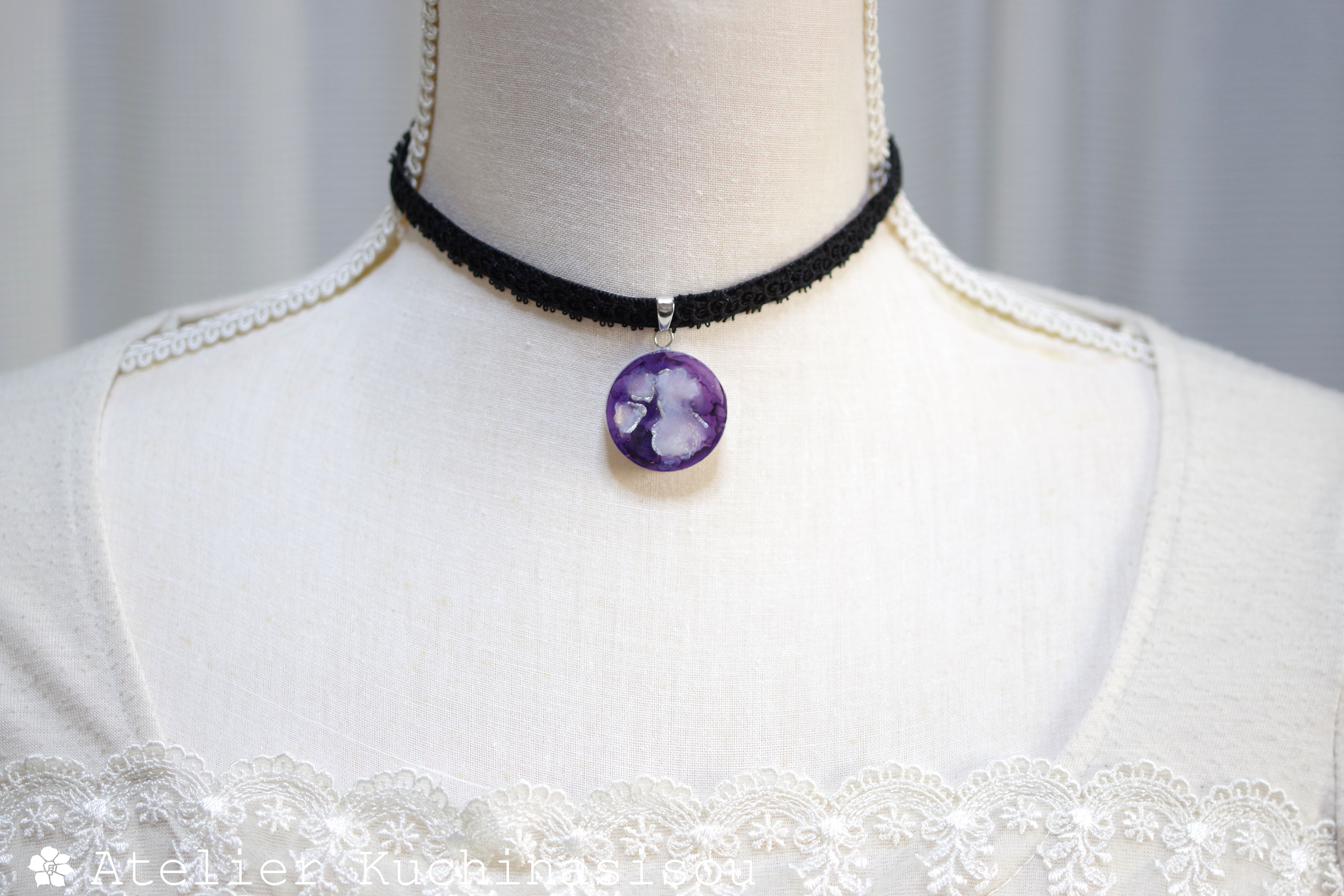 【受注製作】レジンアート　ラウンドモチーフとタティングレースとベルベットリボンのチョーカー〈月の神殿〉