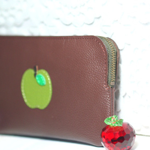 りんごちゃん様♪【COACH】【新品未使用】ストラップ　長財布　プレゼント COACH（コーチ） 財布 レディース 新作 アップルプリント