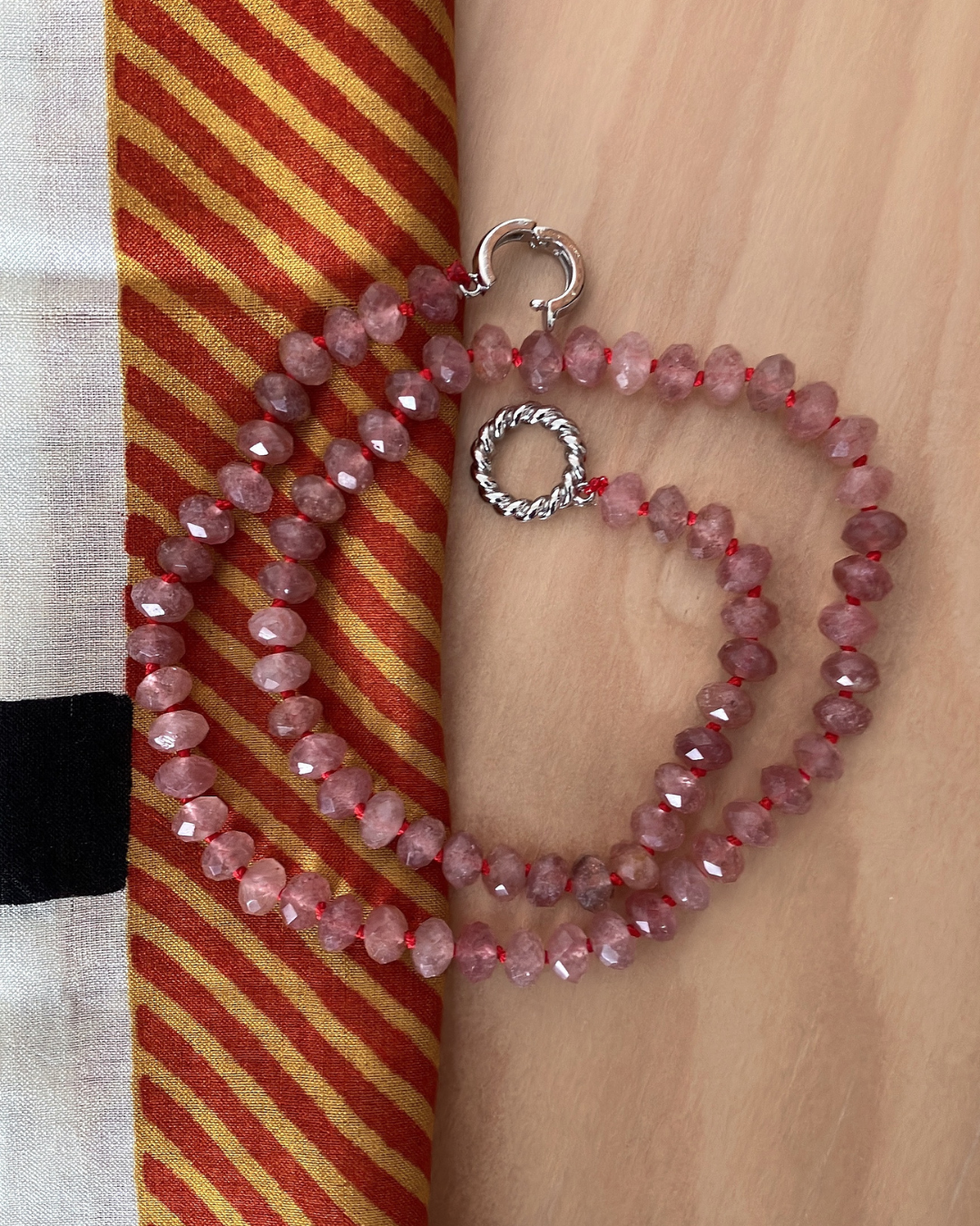 甘すぎない大人ピンク｜ストロベリークォーツ 8mm｜オールノット