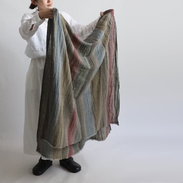 新作　春支度ＰＲＩＣＥ　大判サイズ　手紡ぎ　草木染め糸　手織り布　ストール　コットン　ショール　マフラー　E62A