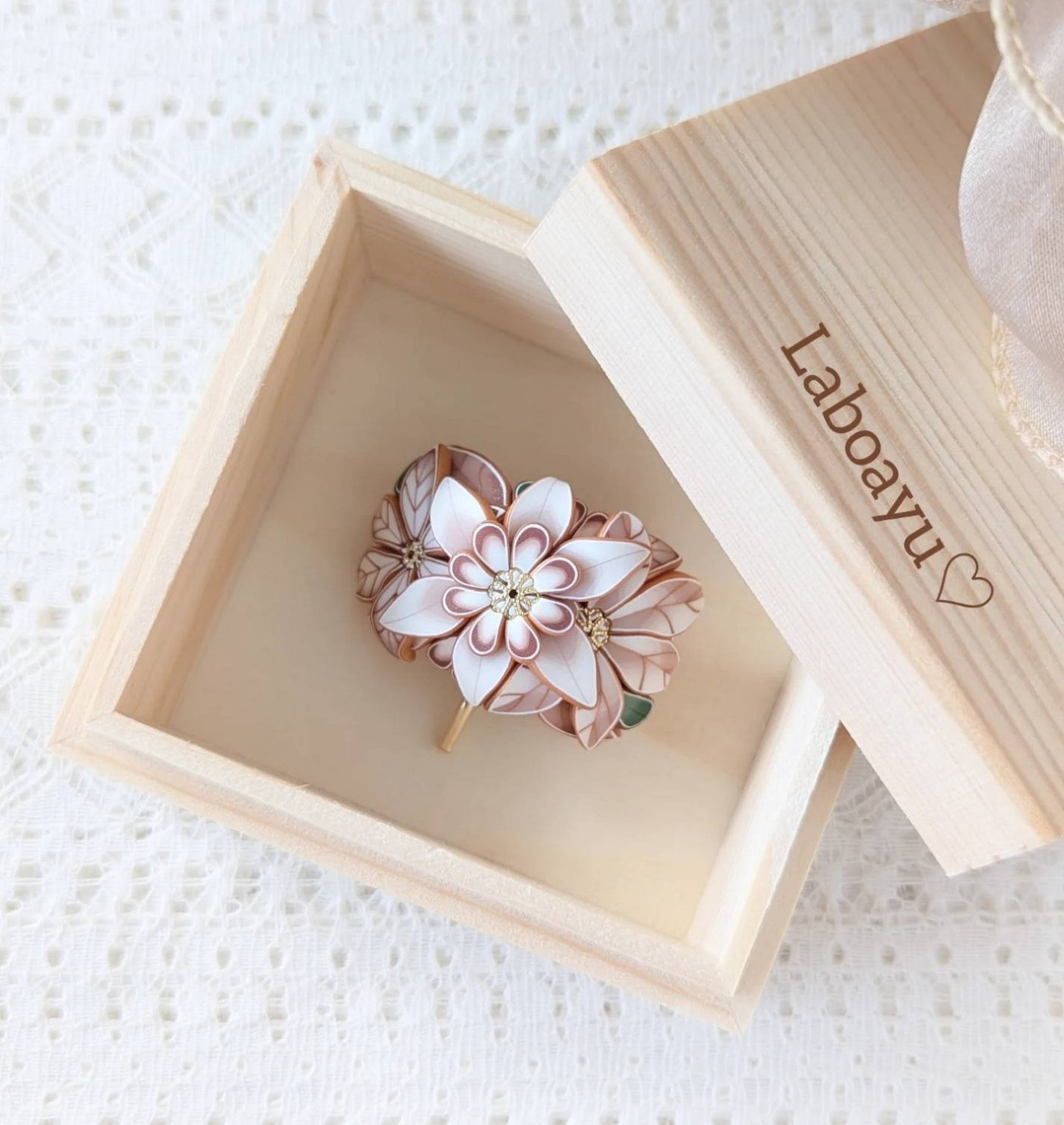 ポニーフック〈Bouquet・sepiaポインセチア・盛り〉