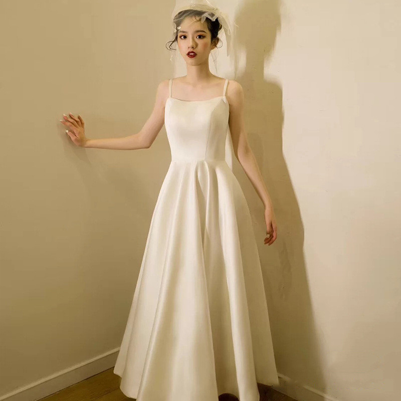 高級感 白 サテン ノースリーブ ウェディングドレス シンプル 花嫁 韓国風 演奏会 誕生日 前撮り HL828