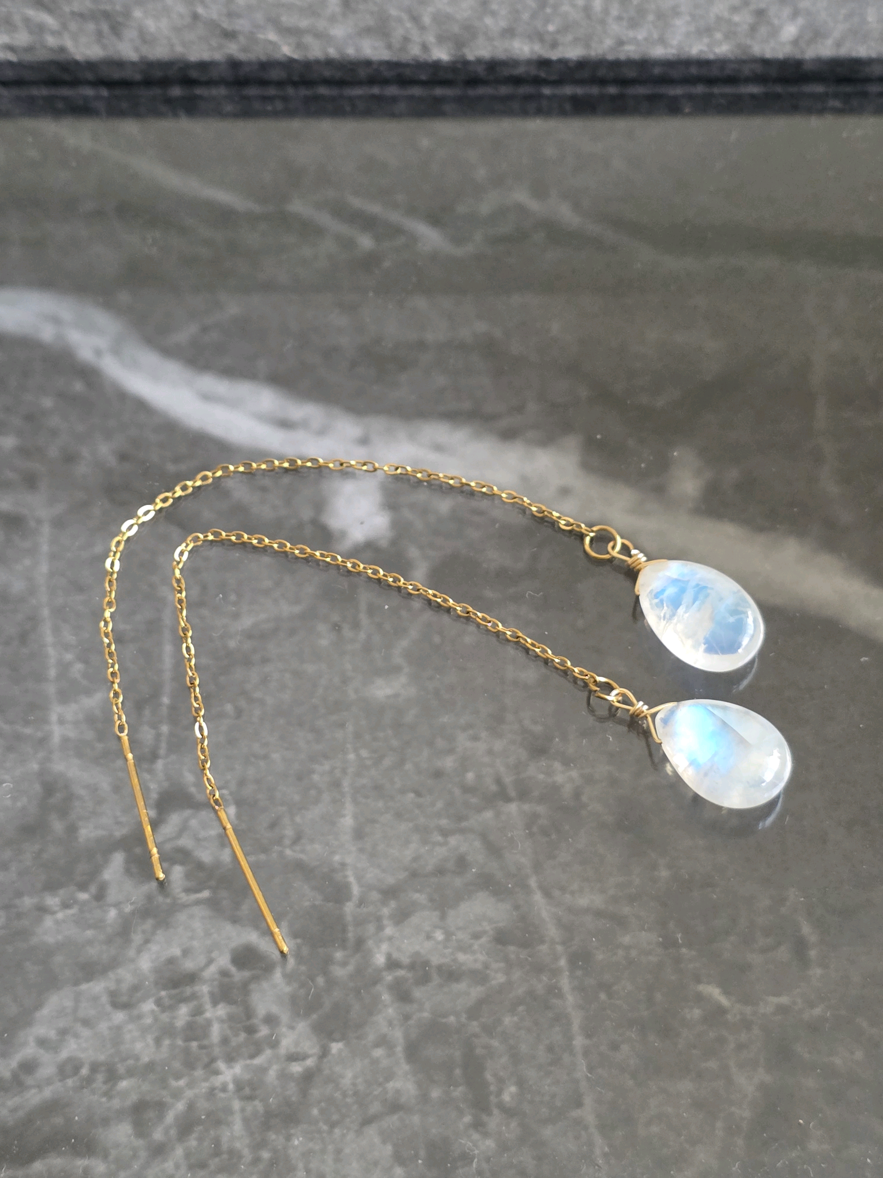 高品質　レインボームーンストーン　ピアス