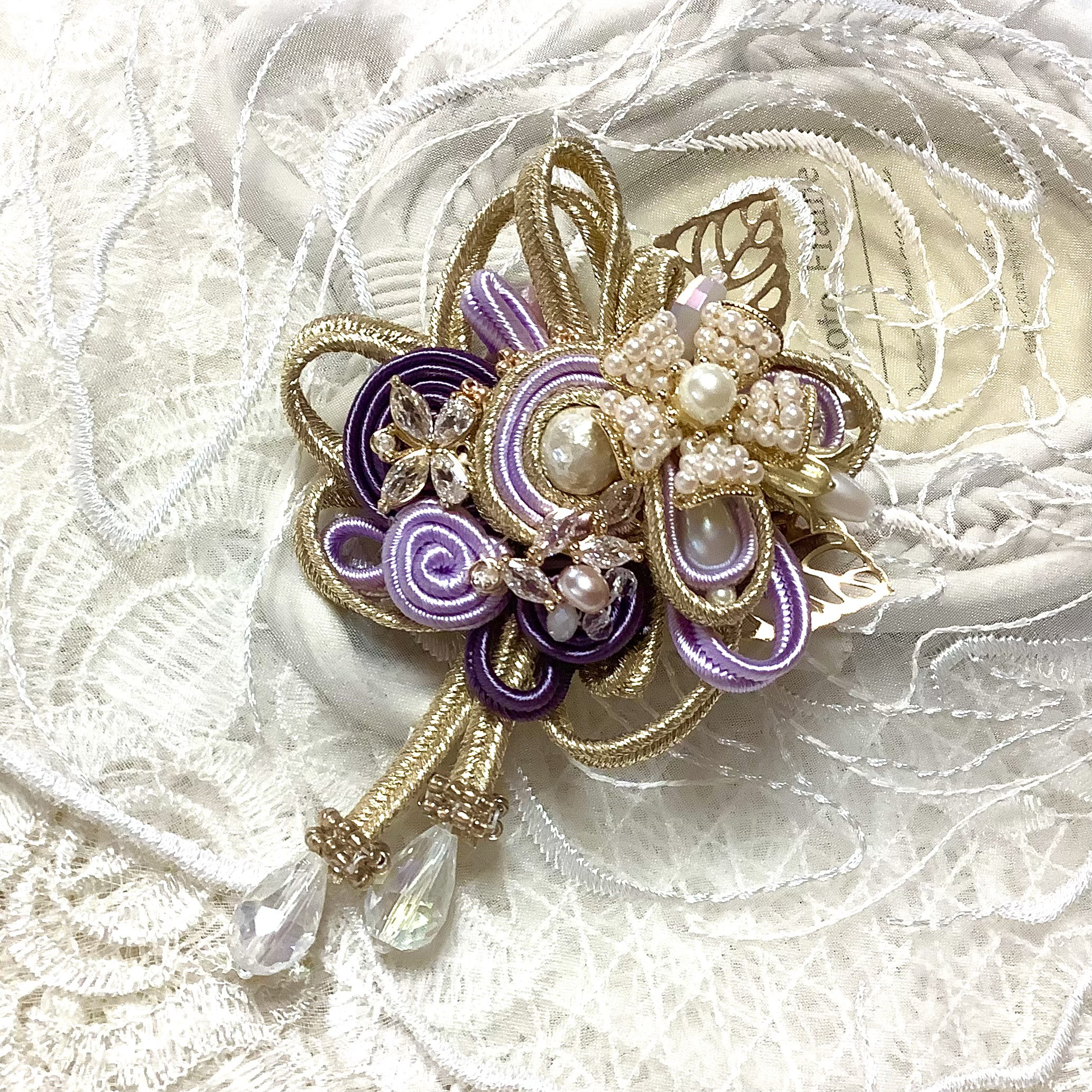 ソウタシエのフラワーブローチ　パープル