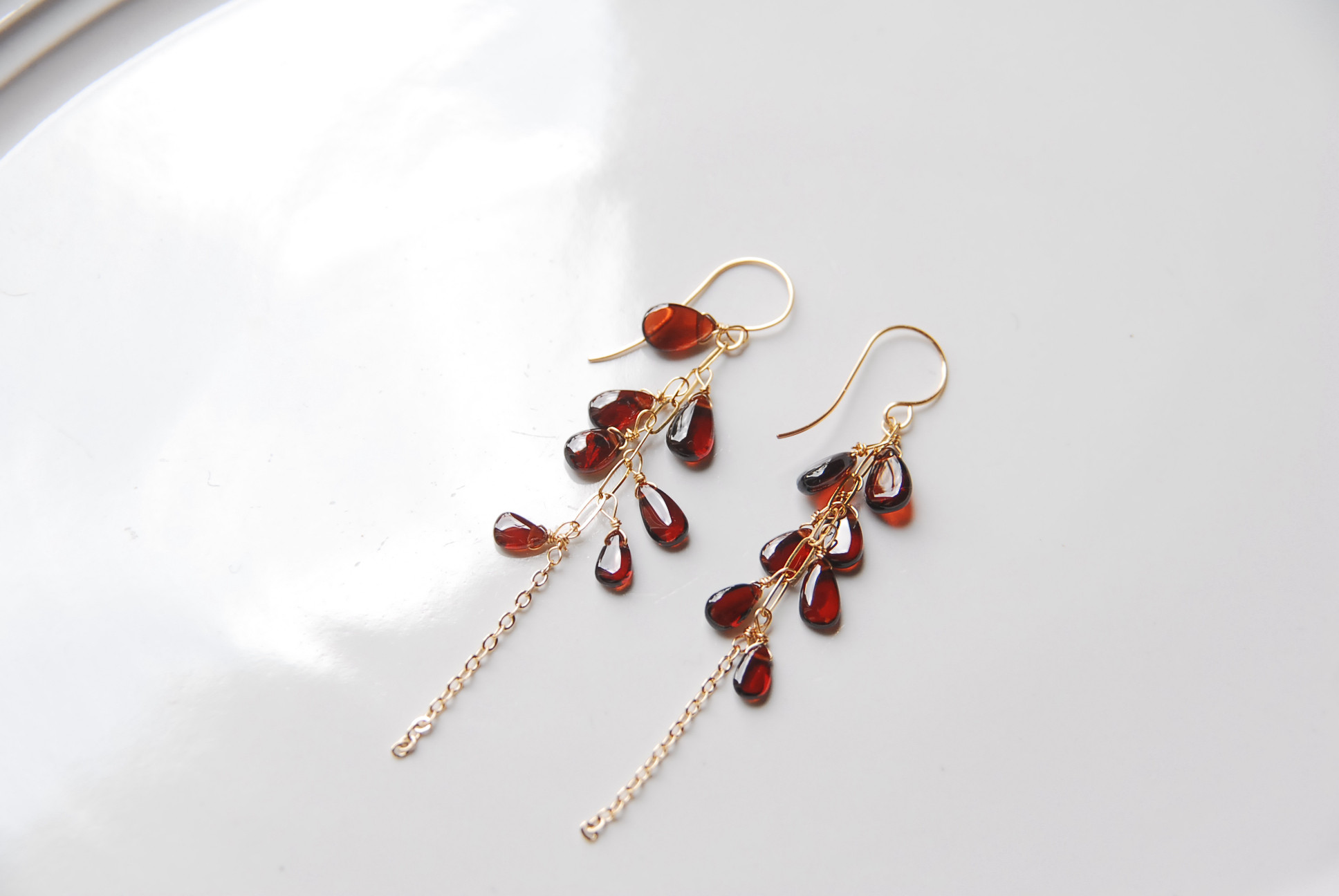 ガーネットの鈴なりのピアス　１４kgf