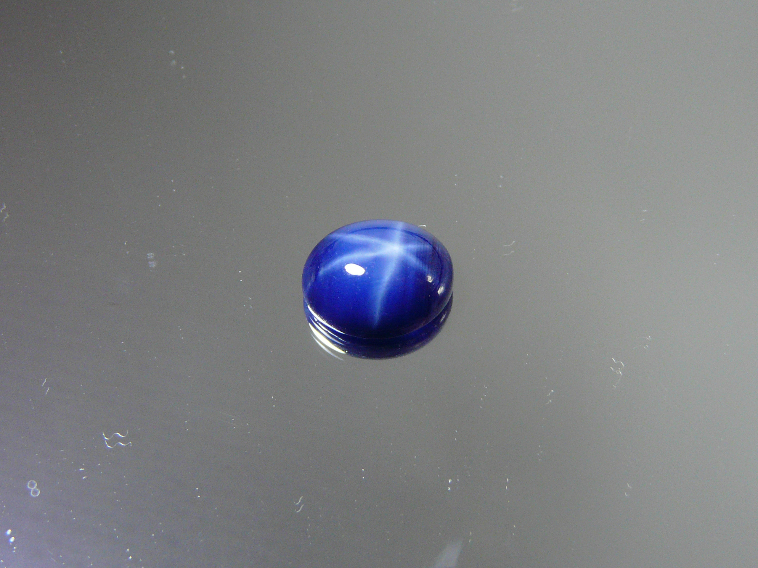 S082　　合成スターサファイア　　　　　(＠_＠;)　☆彡 ☆彡　　ルース