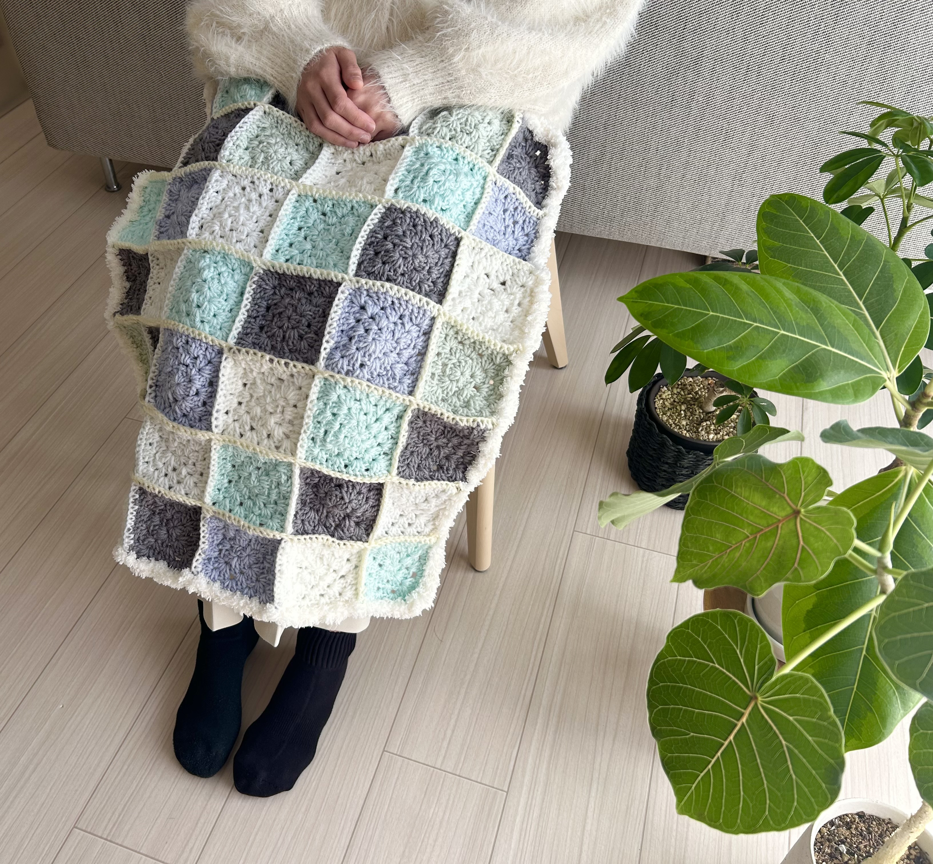 【初雪舞うニットブランケット】編み物　ニット　ニットブランケット　ブランケット