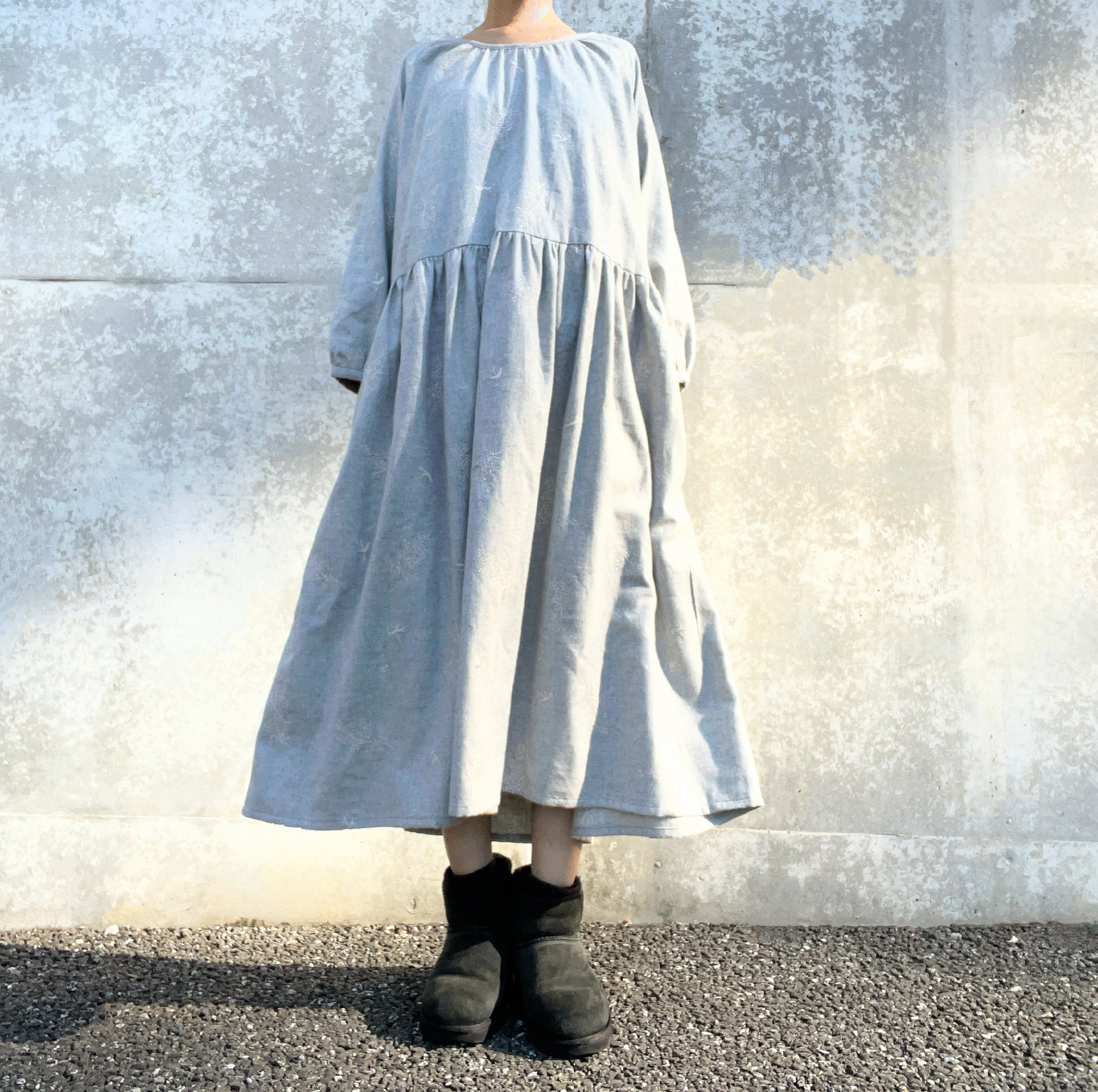 春待ち＊刺繍の小鳥とミモザ花柄＊大人の長袖ワンピース＊国産綿100％あったか起毛＊ポケット付＊アイスグレー