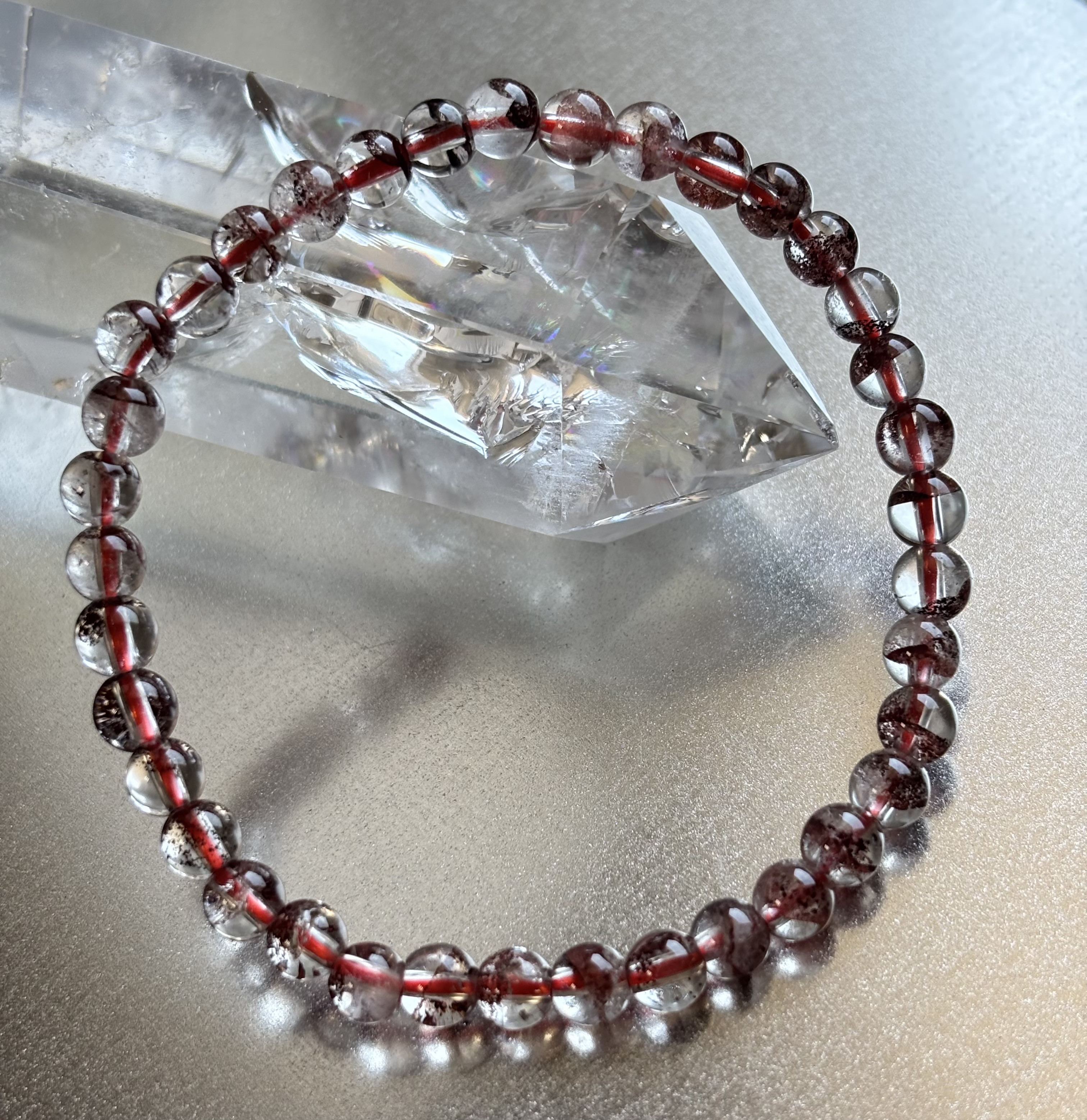 レッドファントムクォーツ ブレスレット✨️高品質天然石【石言葉】「克服」「成長」「前進」