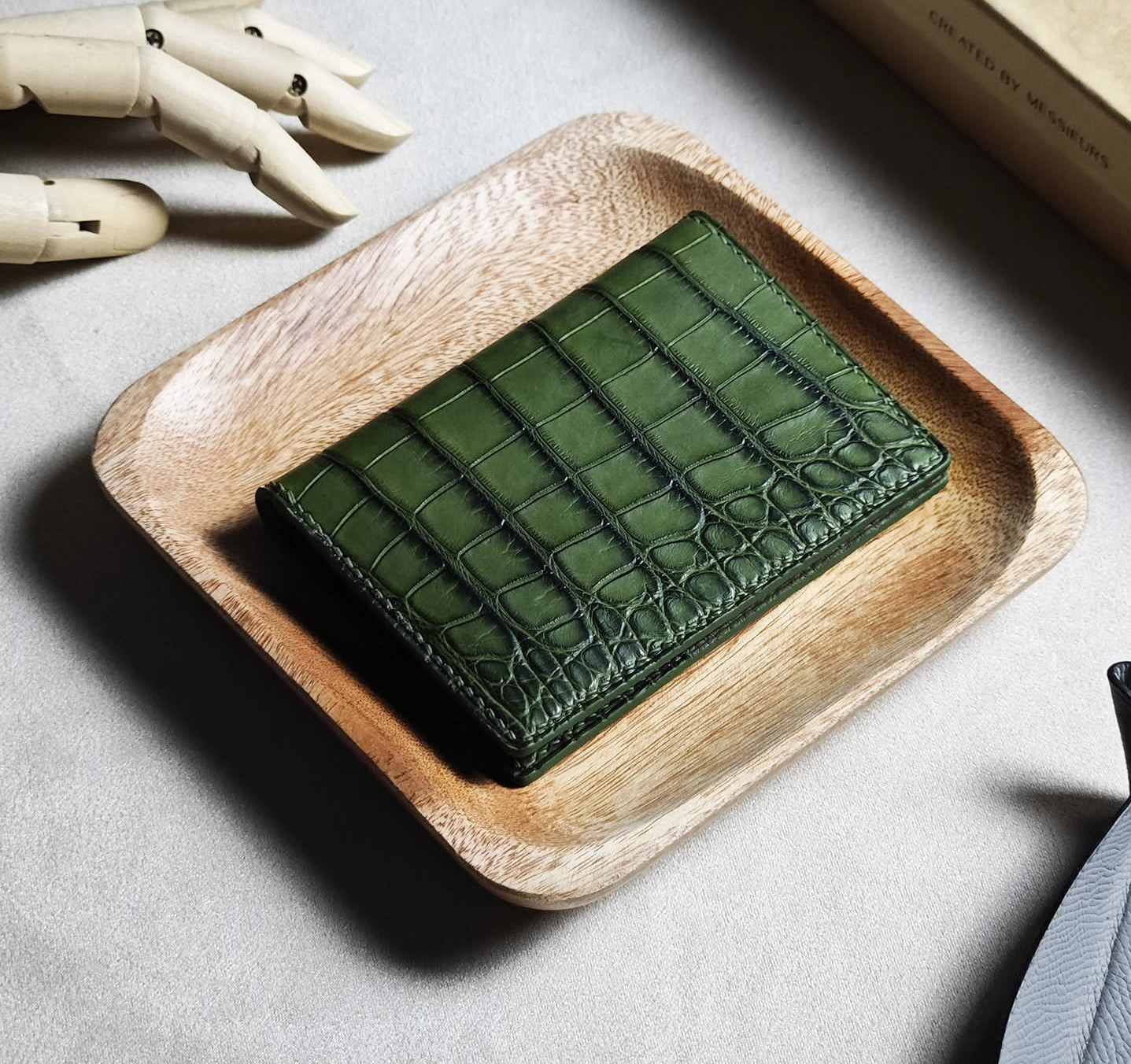 ワニ革使用名刺入れカードケース　手縫い商品